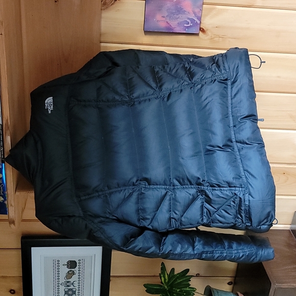 The North Face Puffer Coat - Picture 7 of 9